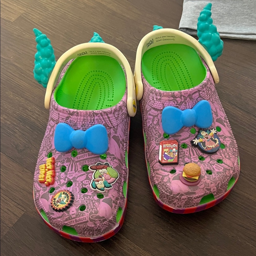 Simpsons Crocs Women’s sz 8